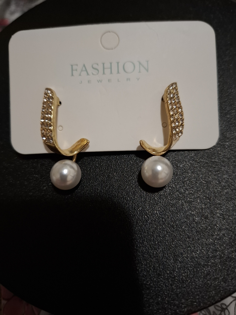 Fashion Jewelry Gold Pearl Drop Earrings with Crystal Pavé